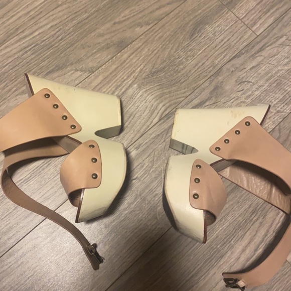 Size 37 - Picture 2 of 5